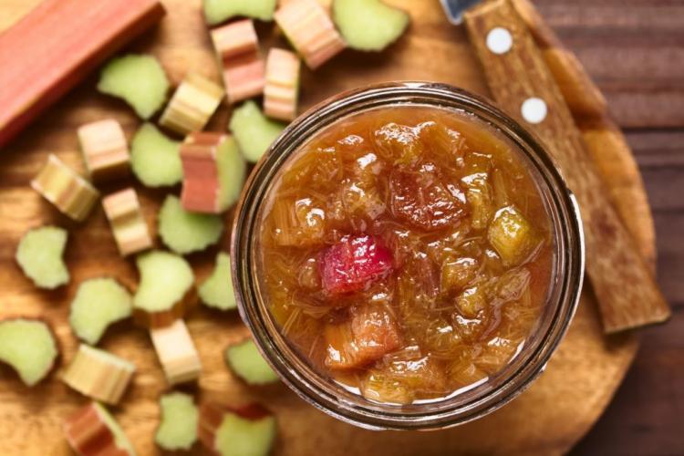Freezing & canning rhubarb: what's the best way to preserve it?