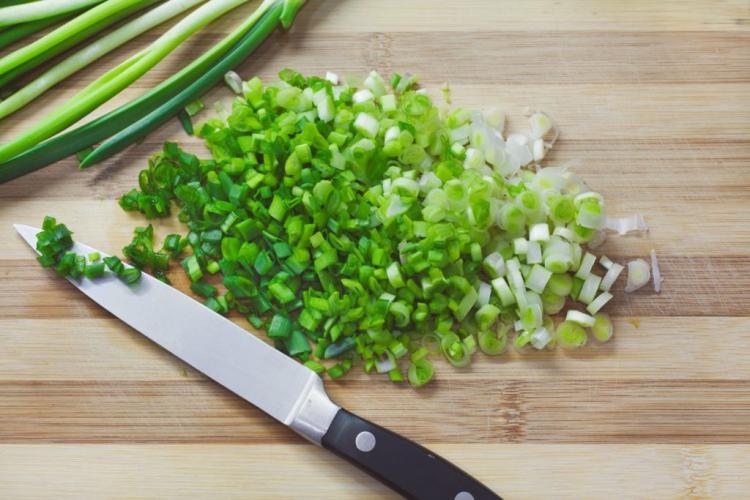 Spring onion: overview and information about the healthy mini onion